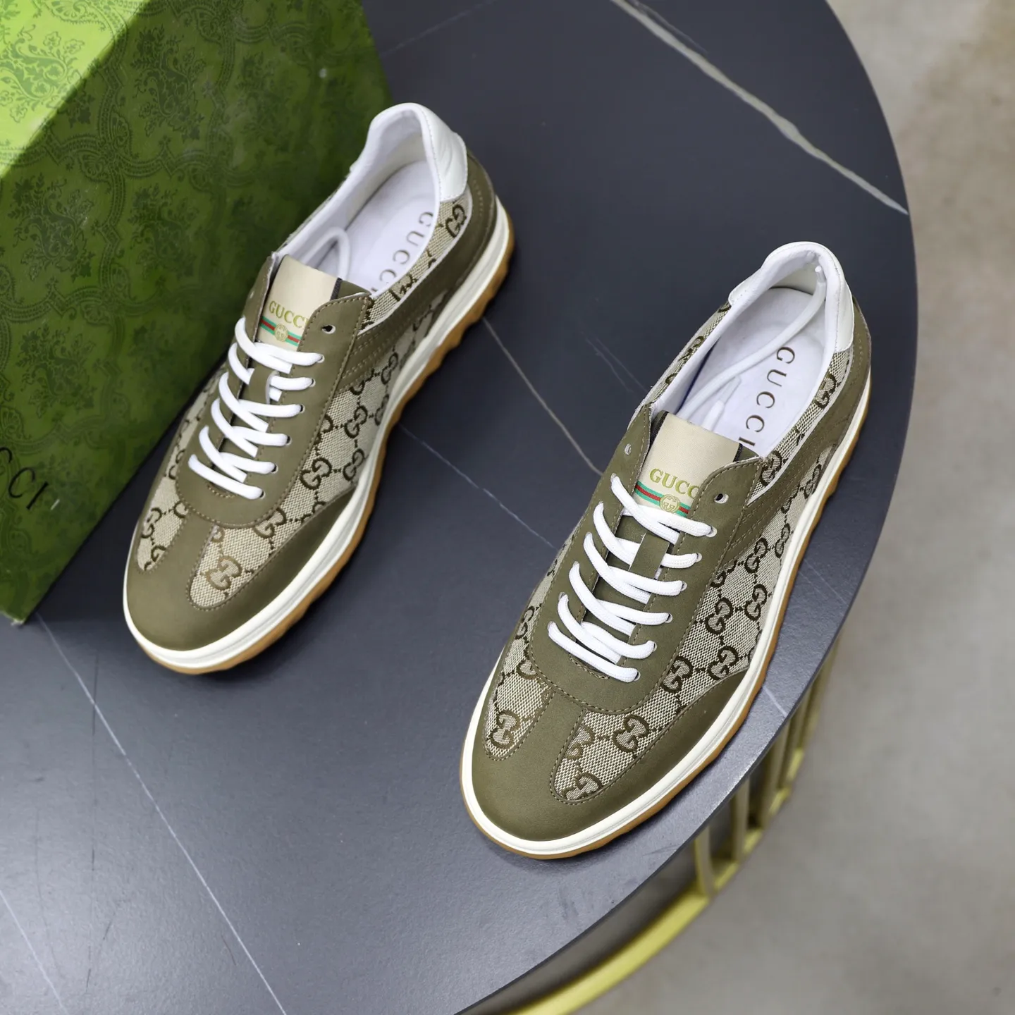 Men's shoes: 440💰🙅‍♂️🙅‍♂️🙅‍♂️ Brand: GUCCI Standard code: 38–44 (45 can be customized) Grade: Same as the official website Material: Original cowhide fabric Comfortable pigskin lining Lightweight wear-resistant outsole Style category: Men's fashionable casual shoes and boots Running sneakers Distinguished luxury brand elements Top luxury Color: actual picture color
